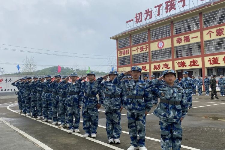 江西宜春博智教育学生军训